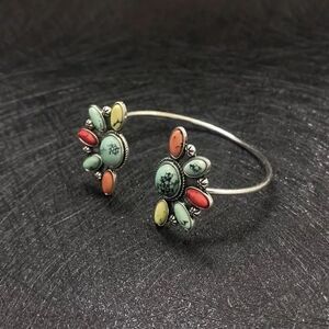 Flower cuff bracelet #710
